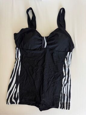 Meet Curve Tankini Shorty Sports One-Piece swimsuit in black and white size XL